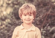 Dariju je majka slala da bere maline, za to vreme decu iz drugog braka vodila na more: Sve bih joj oprostila osim rečenice kojom me sahranila Dariju je majka slala da bere maline, za to vreme decu iz drugog braka vodila na more: Sve bih joj oprostila osim rečenice kojom me sahranila - featured image