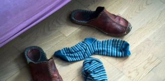 Nikada ne ostavljajte čarape pored kreveta: Evo i zašto