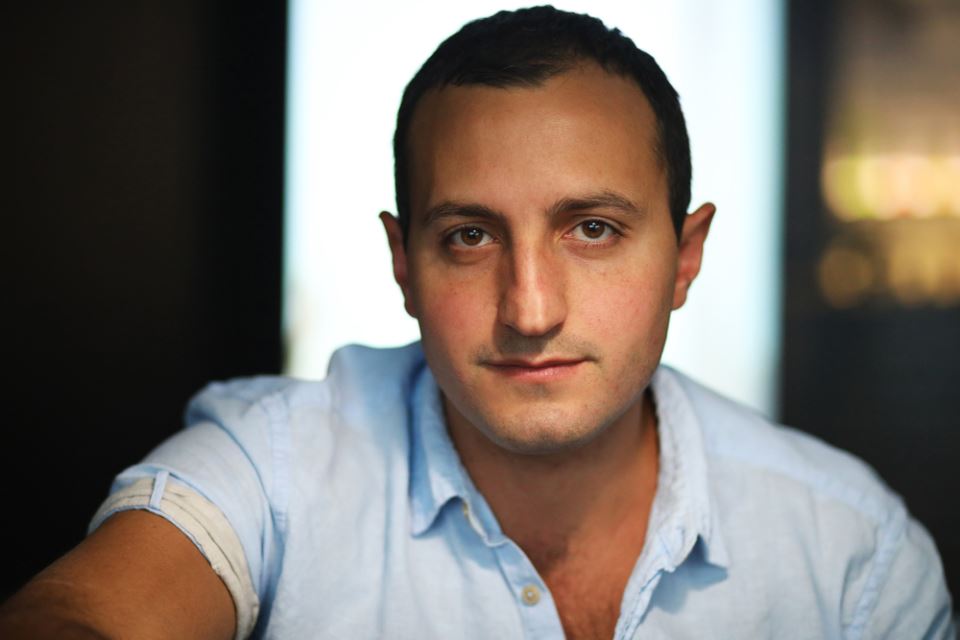 Digao sam kredit da ocu dam 2 miliona dinara za operaciju: Kad sam saznao na šta je zaista potrošio moj novac prebledeo sam - featured image Digao sam kredit da ocu dam 2 miliona dinara za operaciju: Kad sam saznao na šta je zaista potrošio moj novac prebledeo sam - featured image