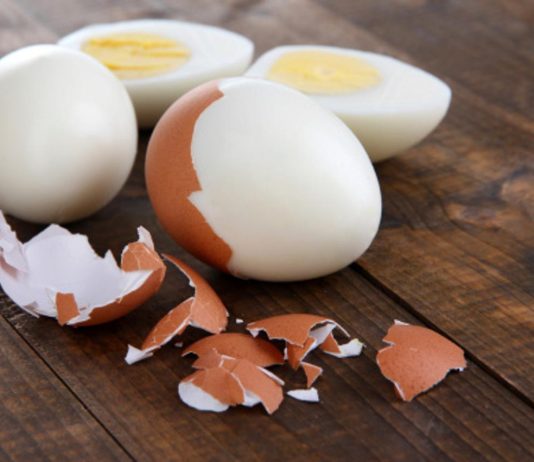 Zašto profesionalni kuhari nikada ne kuhaju jaja nakon što voda proključa: tajna savršenog jela Zašto profesionalni kuhari nikada ne kuhaju jaja nakon što voda proključa: tajna savršenog jela - featured image