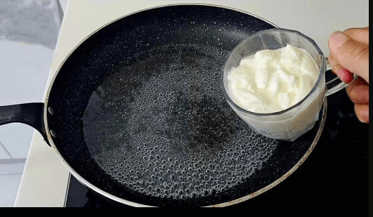 Samo sipajte JOGURT u kipuću vodu, dodajte brašno i ne morate ujutro ići u prodavnicu: Skoro NIKO za ovo ne zna! Samo sipajte JOGURT u kipuću vodu, dodajte brašno i ne morate ujutro ići u prodavnicu: Skoro NIKO za ovo ne zna! - featured image