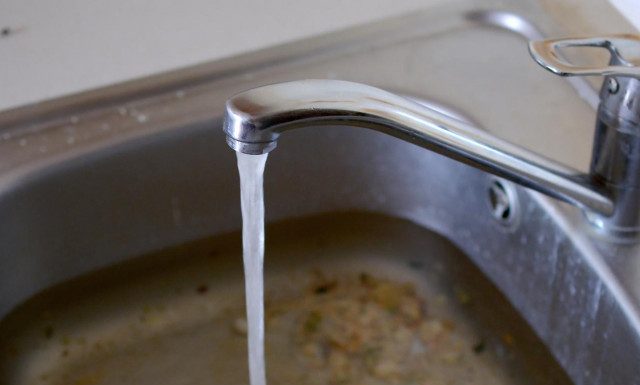 Stavite kesu u odvod sudopere! Nikad više nećete zvati majstore! Stavite kesu u odvod sudopere! Nikad više nećete zvati majstore! - featured image