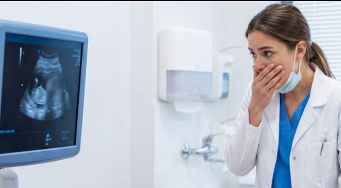 Djevojčica se žali na bolove u stomaku nakon vikenda kod svog očuha. Djevojčica se žali na bolove u stomaku nakon vikenda kod svog očuha. - featured image