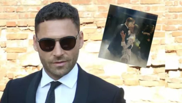 Duško Tošić iznenadio fotografijom s vjenčanja, STAOO NA LUDI KAMEN: Mlada ne skida osmijeh s lica, svi je znate!!!Jelena zanijemila od očaja… - featured image Duško Tošić iznenadio fotografijom s vjenčanja, STAOO NA LUDI KAMEN: Mlada ne skida osmijeh s lica, svi je znate!!!Jelena zanijemila od očaja… - featured image