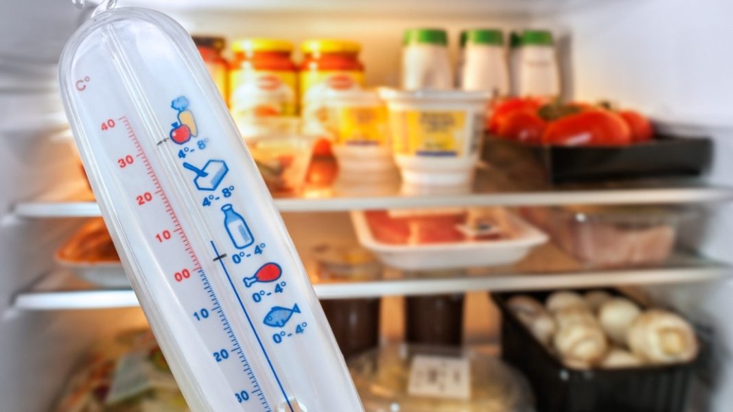 Na koliko stepeni treba podesiti frižider leti: Ako pređete OVAJ broj, hrana će vam propasti za dan - featured image Na koliko stepeni treba podesiti frižider leti: Ako pređete OVAJ broj, hrana će vam propasti za dan - featured image