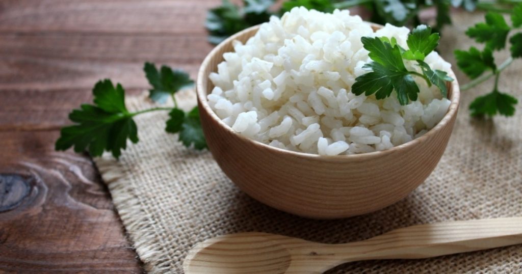 Trebam li rižu prati prije kuhanja? Mnogi ljudi to ne znaju, ali je važno … - featured image Trebam li rižu prati prije kuhanja? Mnogi ljudi to ne znaju, ali je važno … - featured image