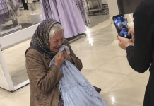 Prodavačice su izbacile 74-godišnju baku iz butika jer je dotaknula skupu haljinu… Ali jedna njezina rečenica utišala je cijelu trgovinu…