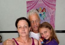 „Svake noći, moj deda me je krišom vodio u svoju sobu… Ali kada je moja majka otkrila zašto je to radio, nije mogao da izdrži i briznula je u plač.“ „Svake noći, moj deda me je krišom vodio u svoju sobu… Ali kada je moja majka otkrila zašto je to radio, nije mogao da izdrži i briznula je u plač.“ - featured image